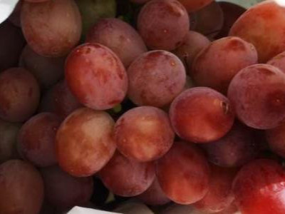 葡萄上促自然转色用什么肥料？